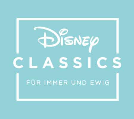 Weißes Disney Classics Logo auf türkisem Hintergrund.